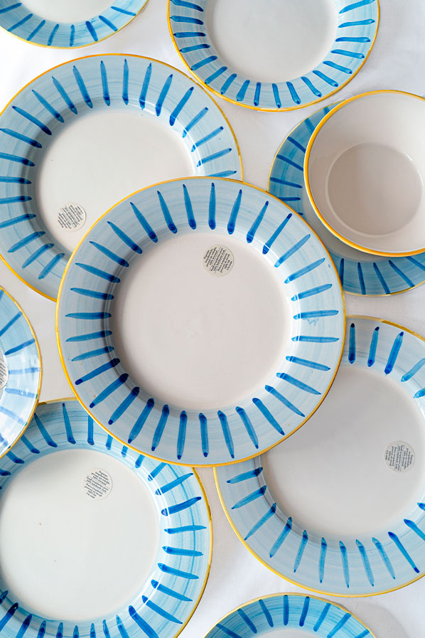 SET 4 PLATOS LLANOS RAYAS AZULES